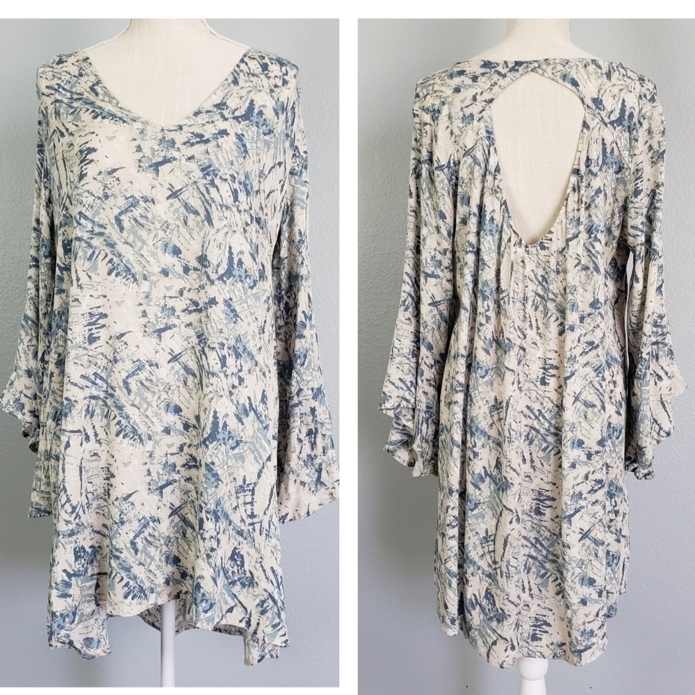 LUSH Asymetrical Hemline Bell Sleeve All Over Print Dress Flowy Lightweight Sz L